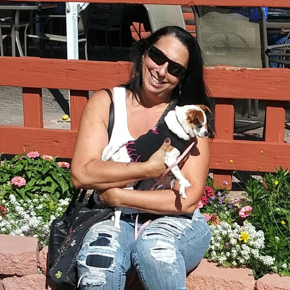 Meet your Posher, JacQue - Picture 3 of 4